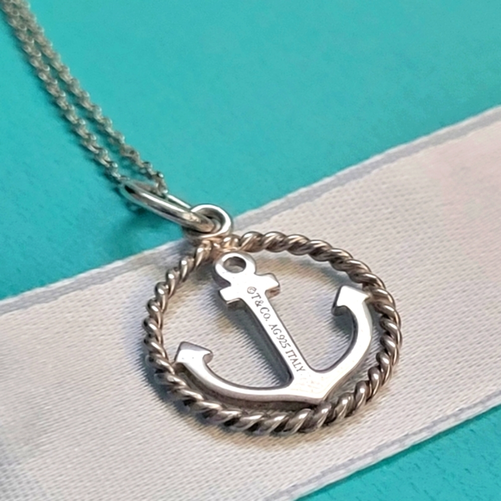 ⚓️ Retired⚓️Tiffany & Co. Rope Twist Anchor pendant with necklace 16 inches